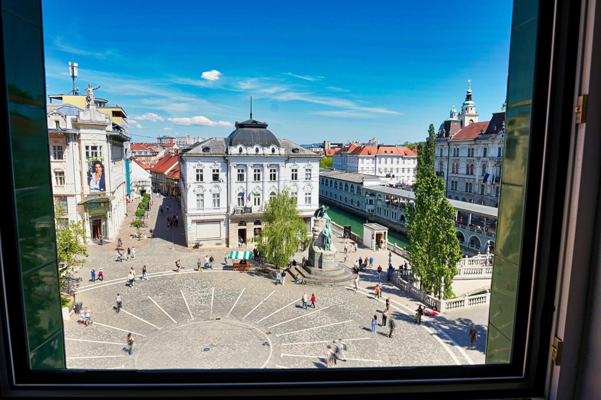 Poet Apartment Ljubljana Luaran gambar